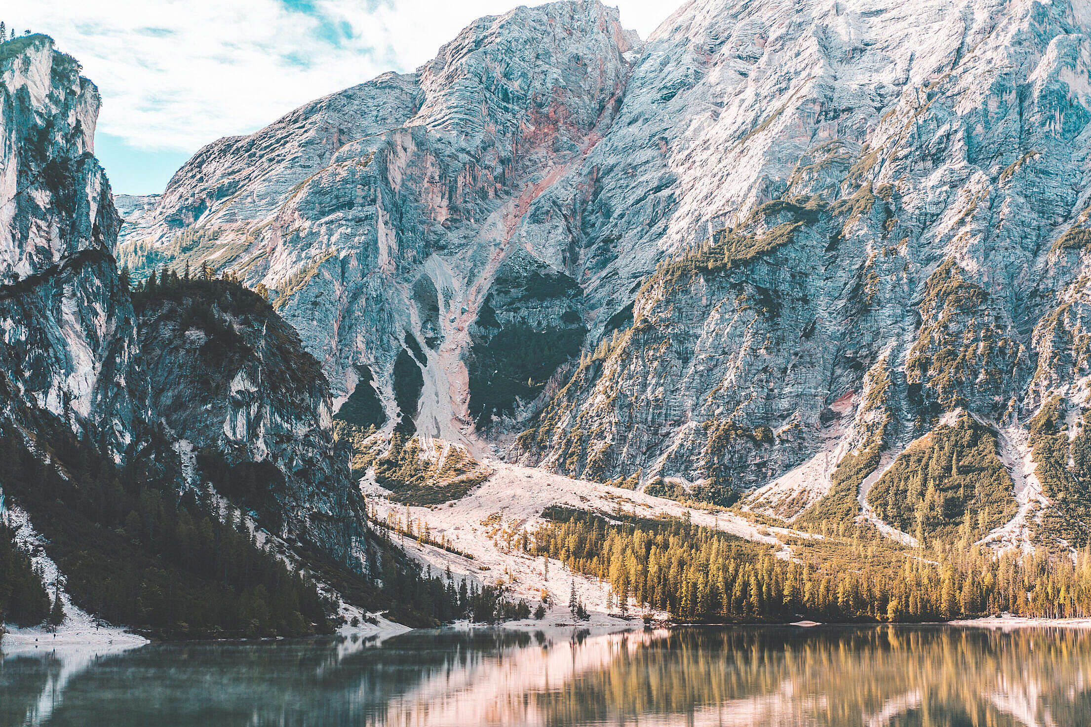 Beautiful Scenery Over the Lake Braies, Dolomites Free Stock Photo