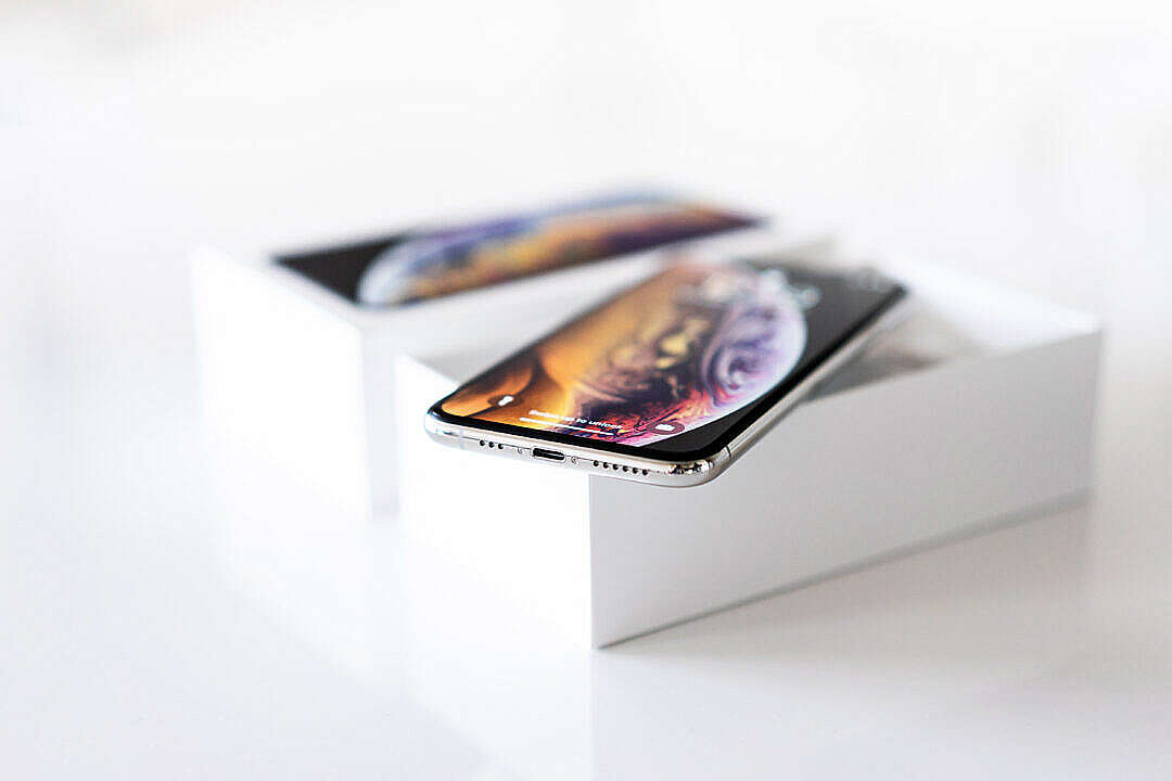 Download Brand New iPhone XS FREE Stock Photo