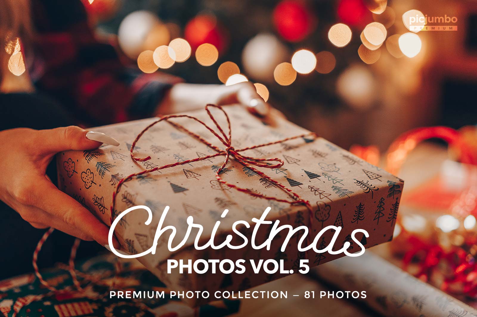 Download hi-res stock photos from our collection Christmas Photos Vol. 5: gift wrapping, sweet morning breakfast, fresh yummy tangerine and more!