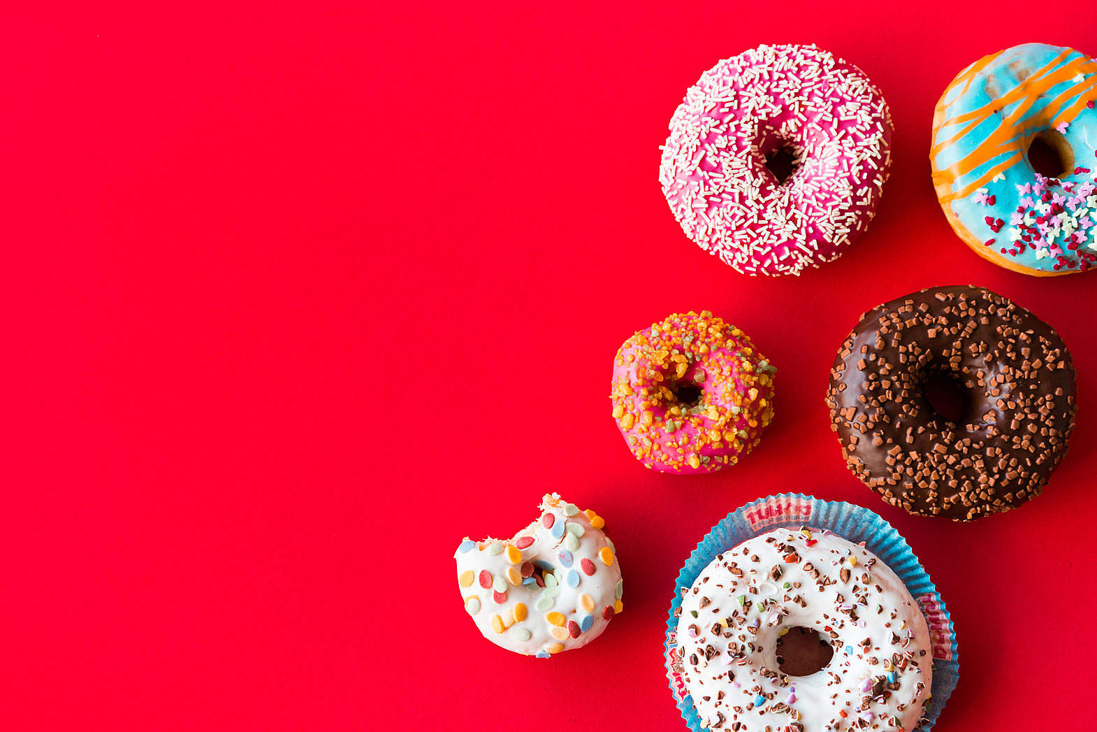 colorful-donuts-free-stock-photo-picjumbo