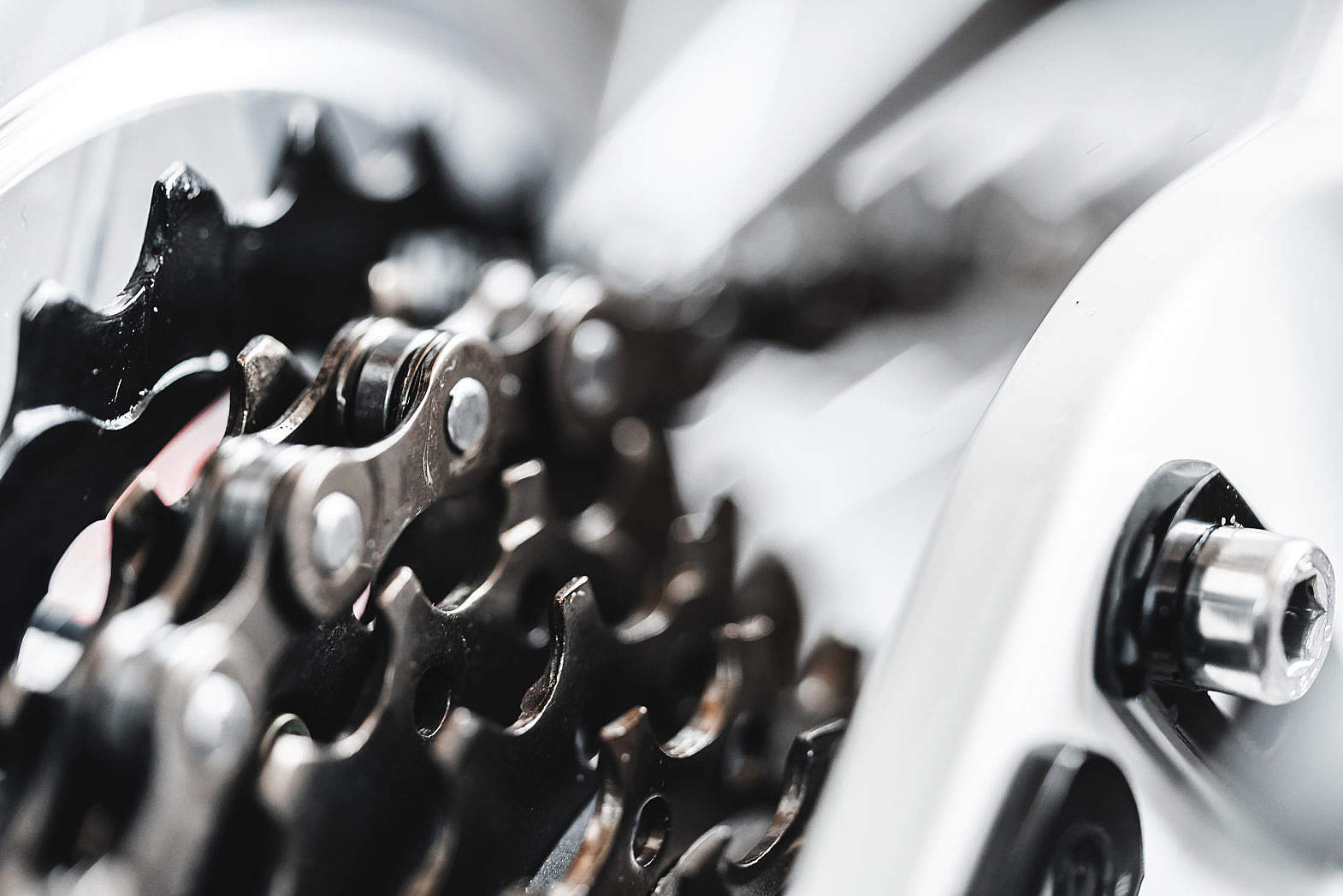 setting derailleur gears