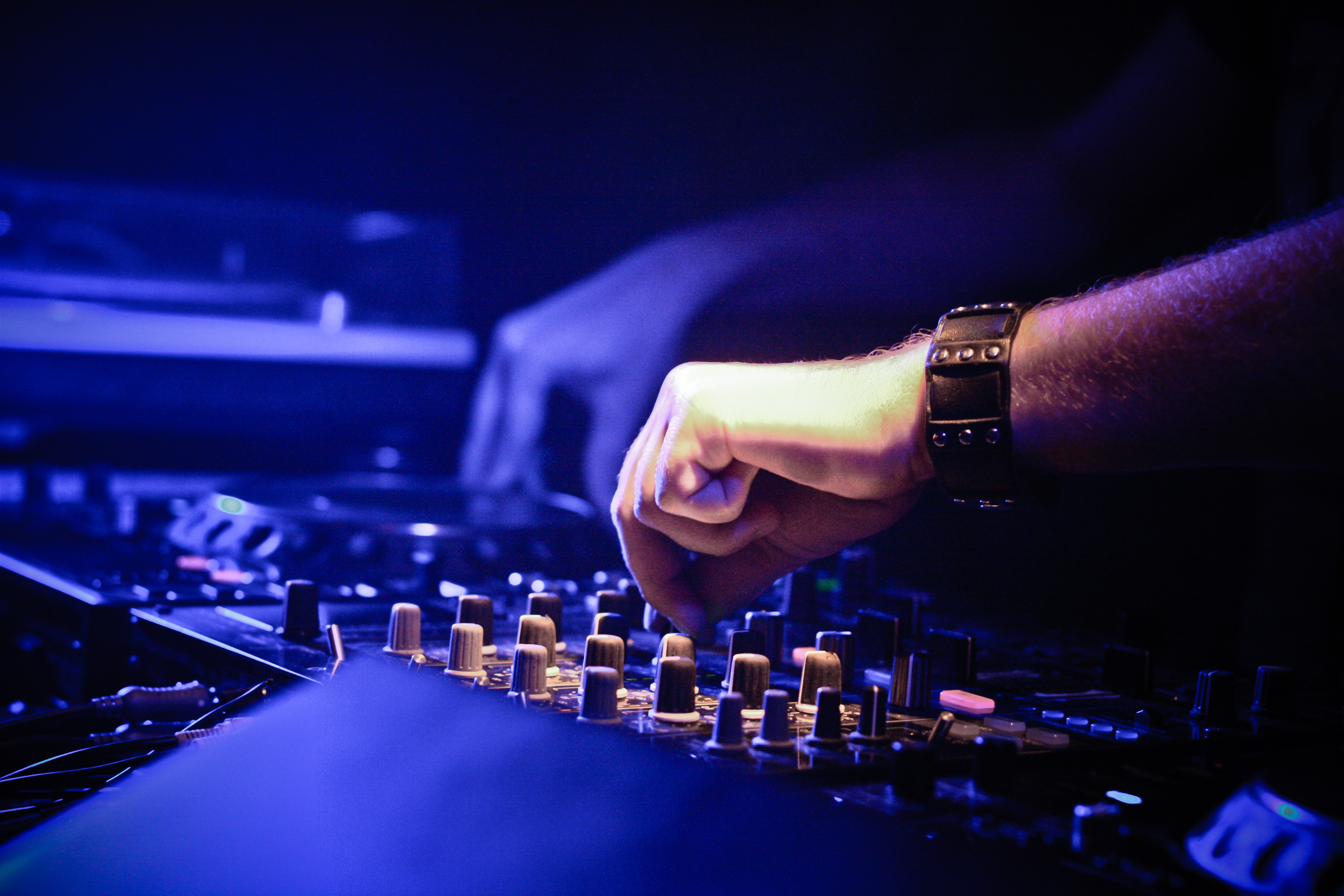 DJ In The Mix Free Photo | picjumbo