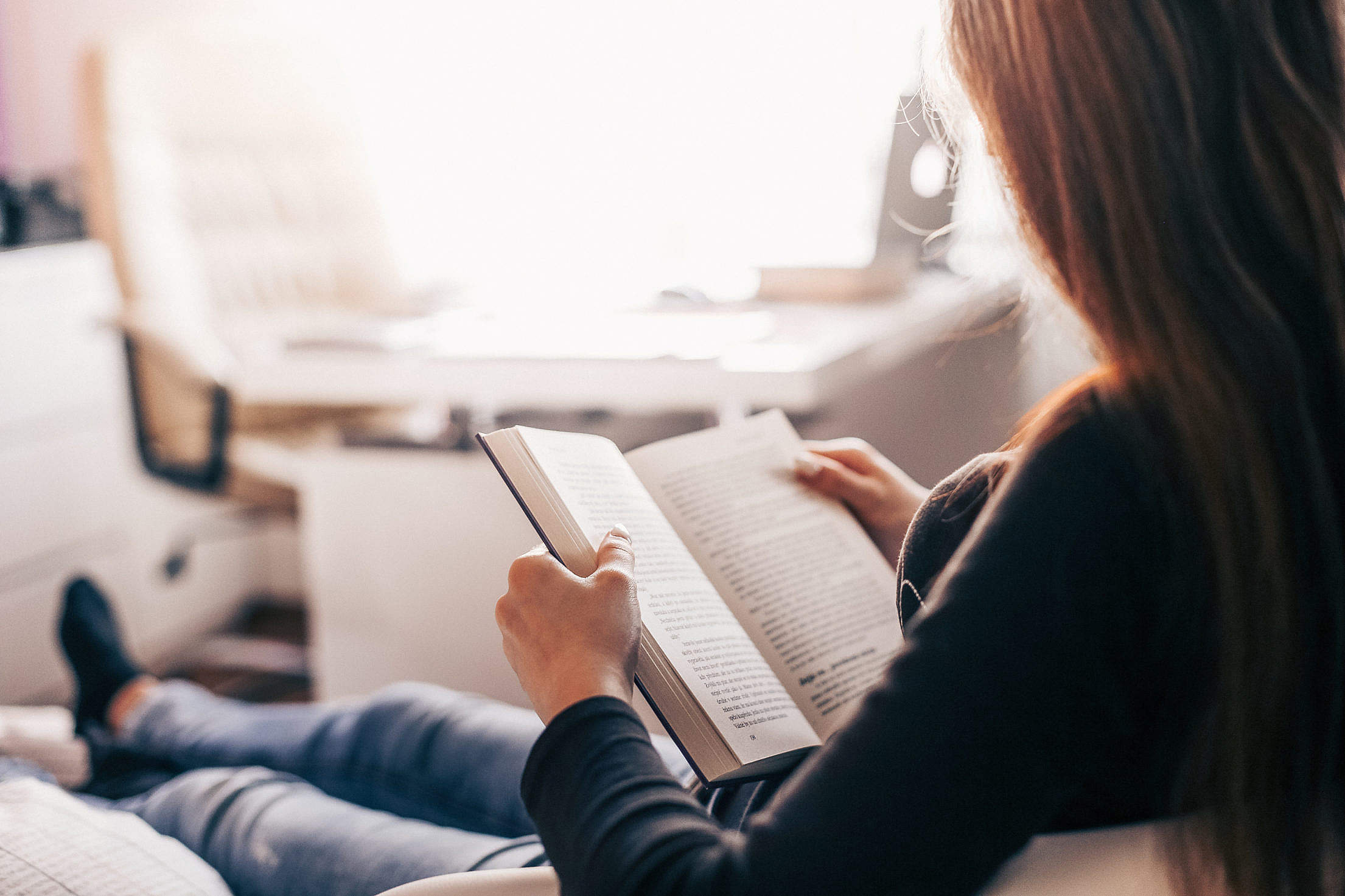 girl-reading-a-book-at-home-free-stock-photo-picjumbo