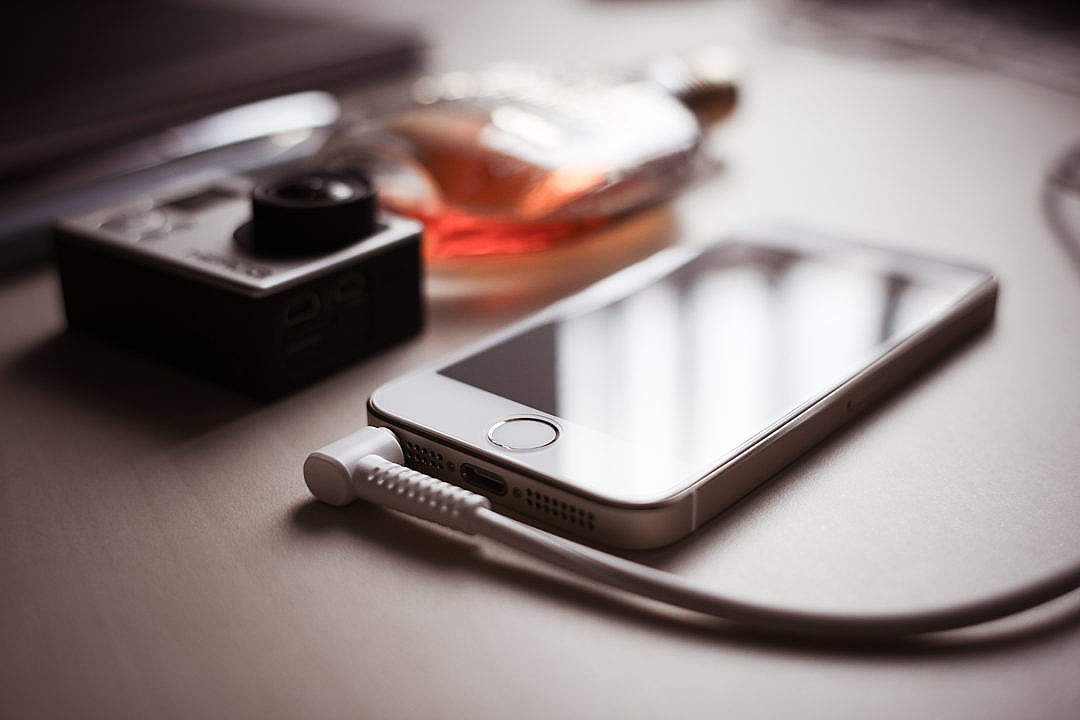 Download iPhone 5s with Headphones Jack FREE Stock Photo