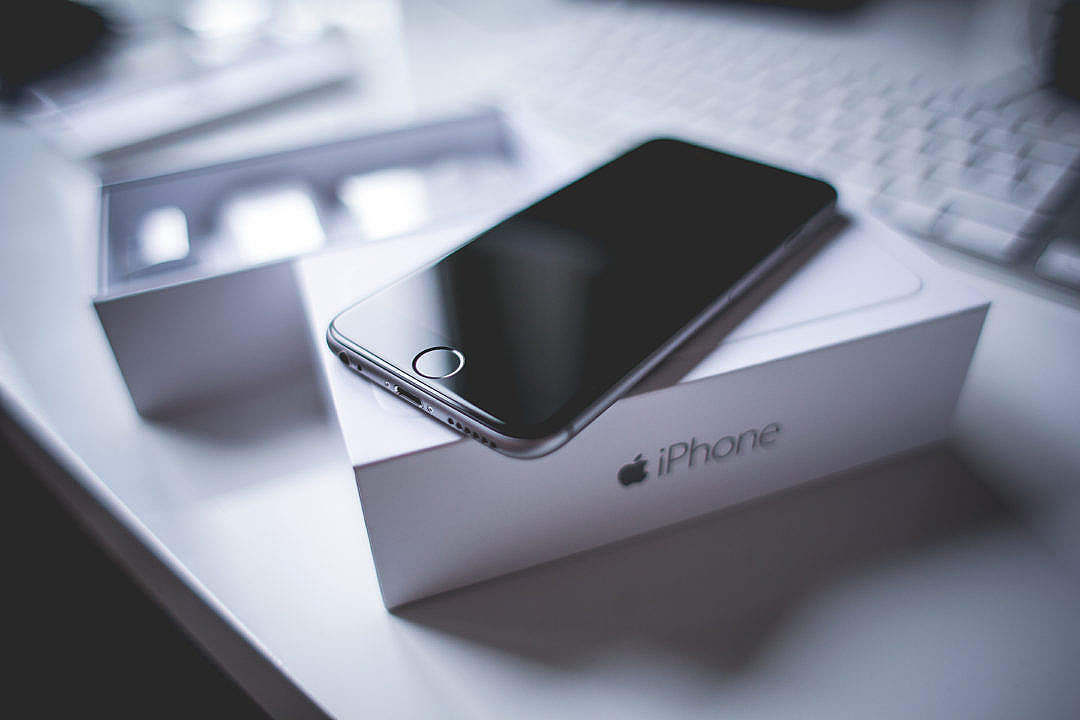 Download iPhone 6 Unboxing FREE Stock Photo