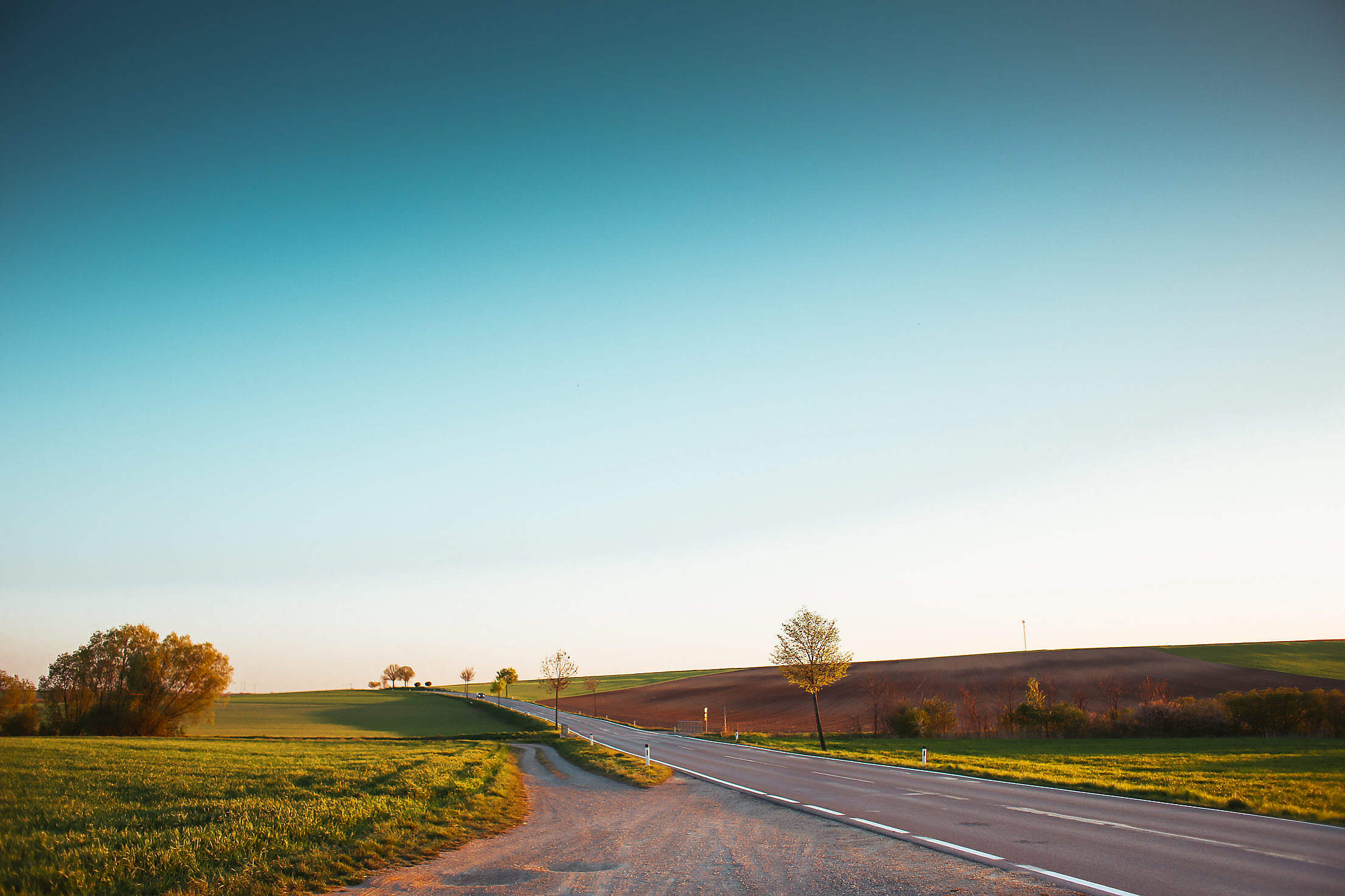 Long Road and Cloudless Sky Free Stock Photo | picjumbo