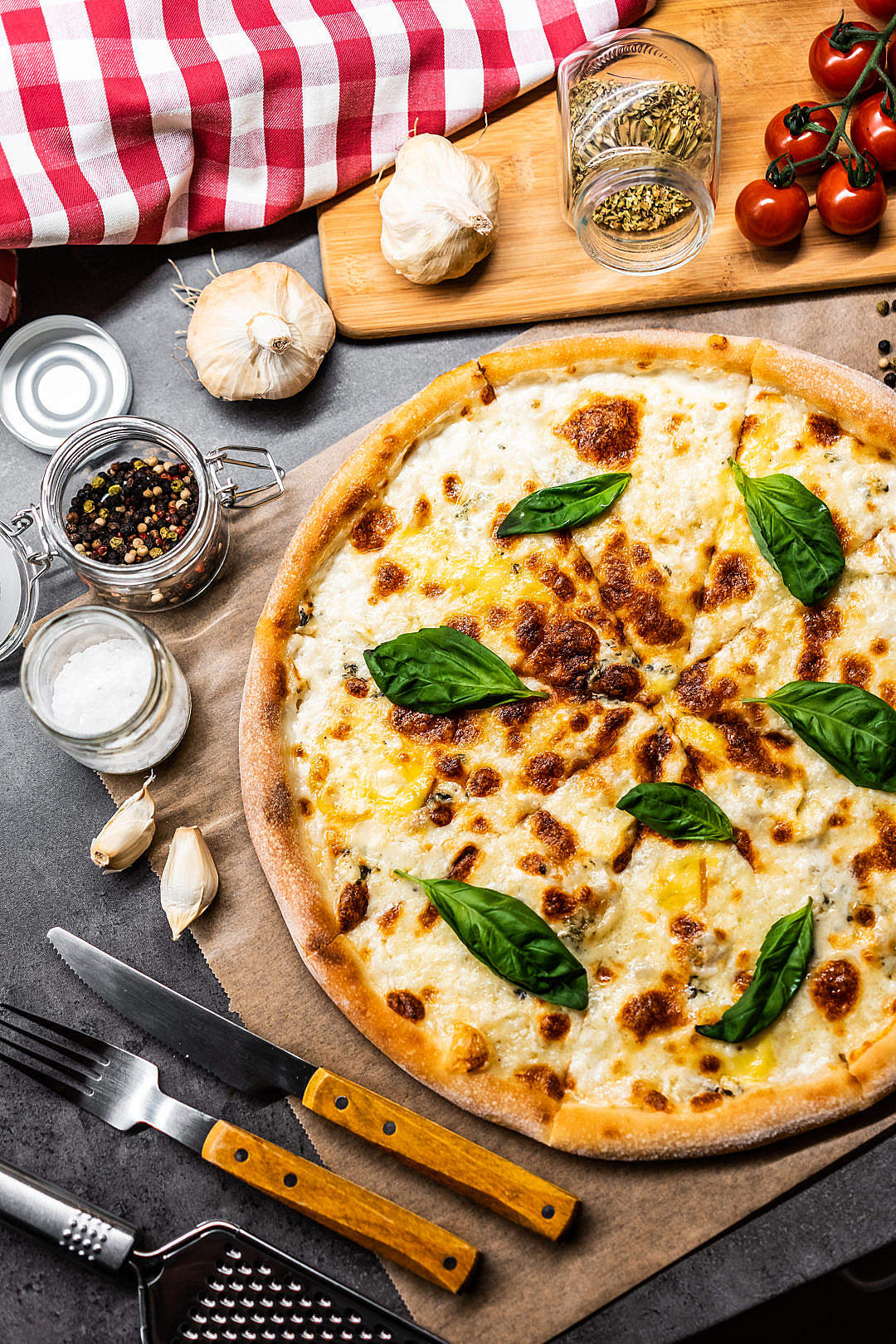 Download Pizza Quattro Formaggi Vertical FREE Stock Photo