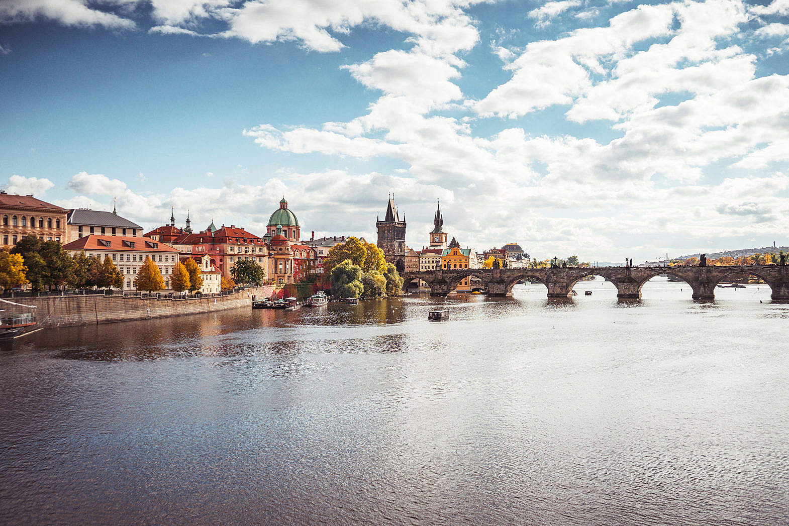 Prague Vltava River and Charles Bridge in Autumn Free Stock Photo ...