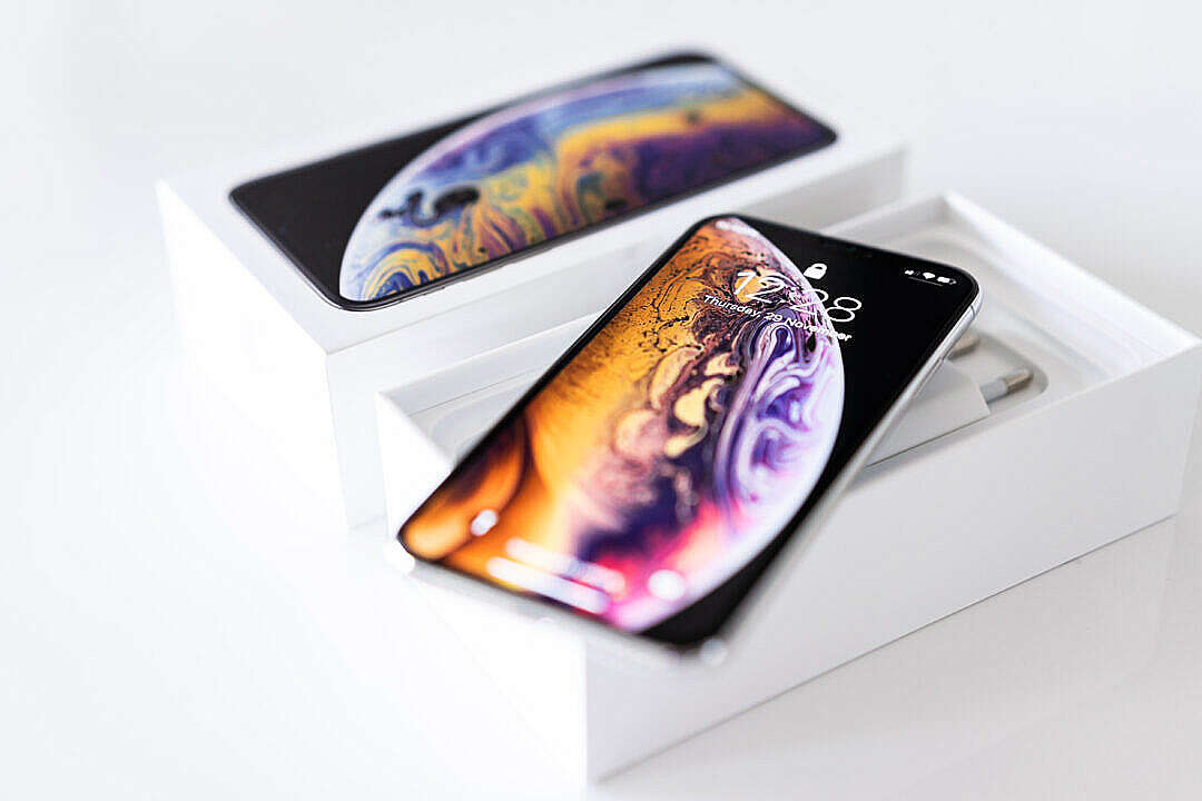 Download Unboxing iPhone XS FREE Stock Photo